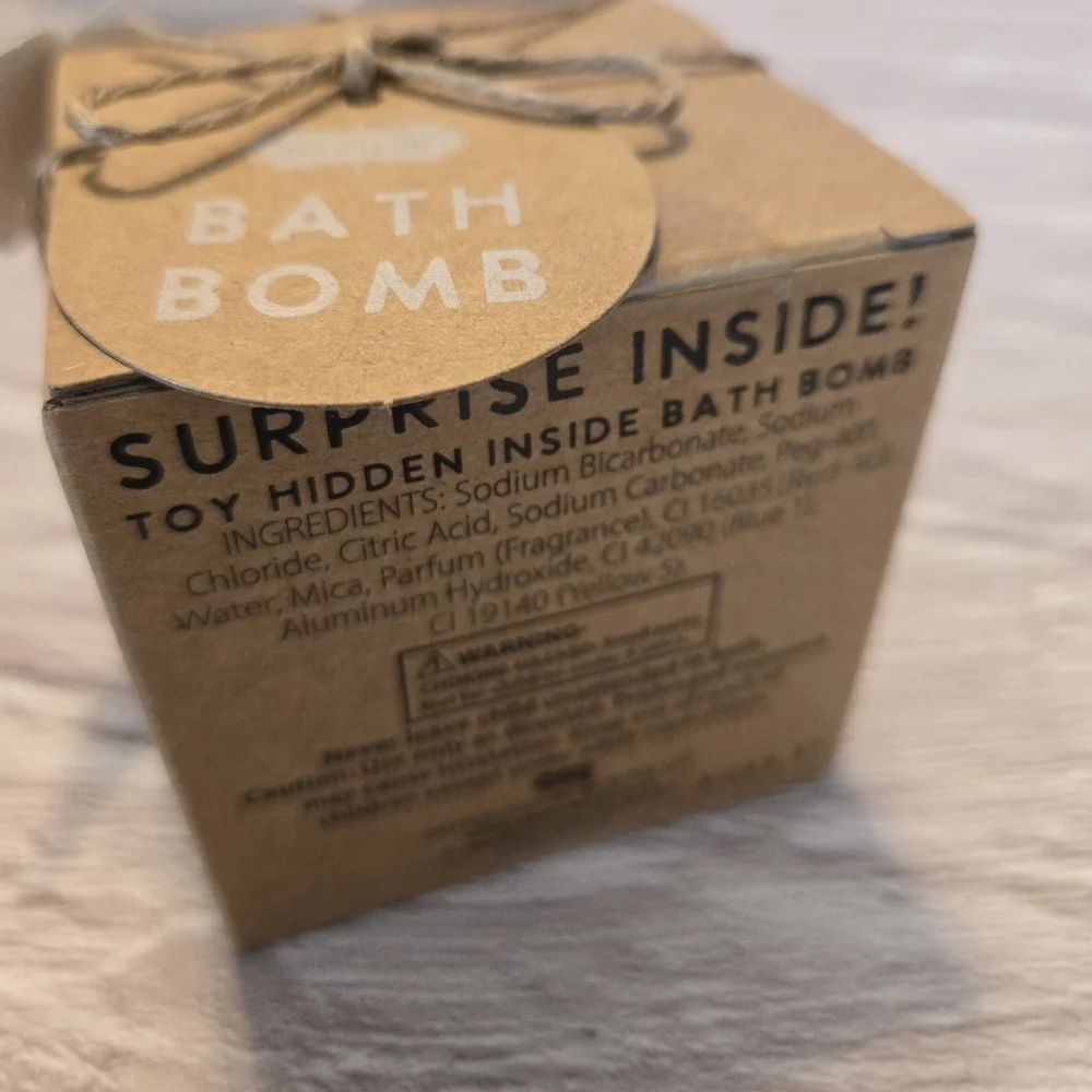 Mud Pie bath bomb toy inside